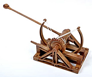 CATAPULTE DE LEONARD DE VINCI