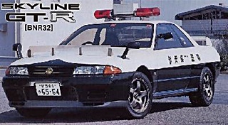 NISSAN SKYLINE GTR 32 POLICE NIPPONE 1/24