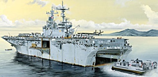 PORTE HELICOPTERES USS ESSEX LHD2 1/700