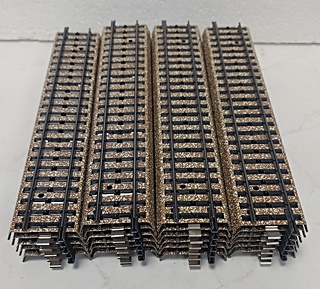 - 23 RAILS DROITS  180MM 3 VOIES